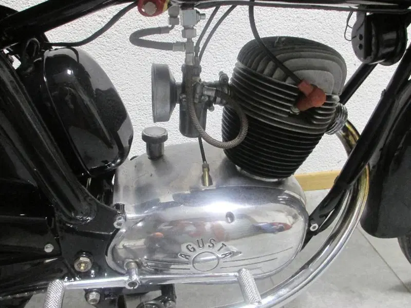 MV Agusta TR 125  (9)
