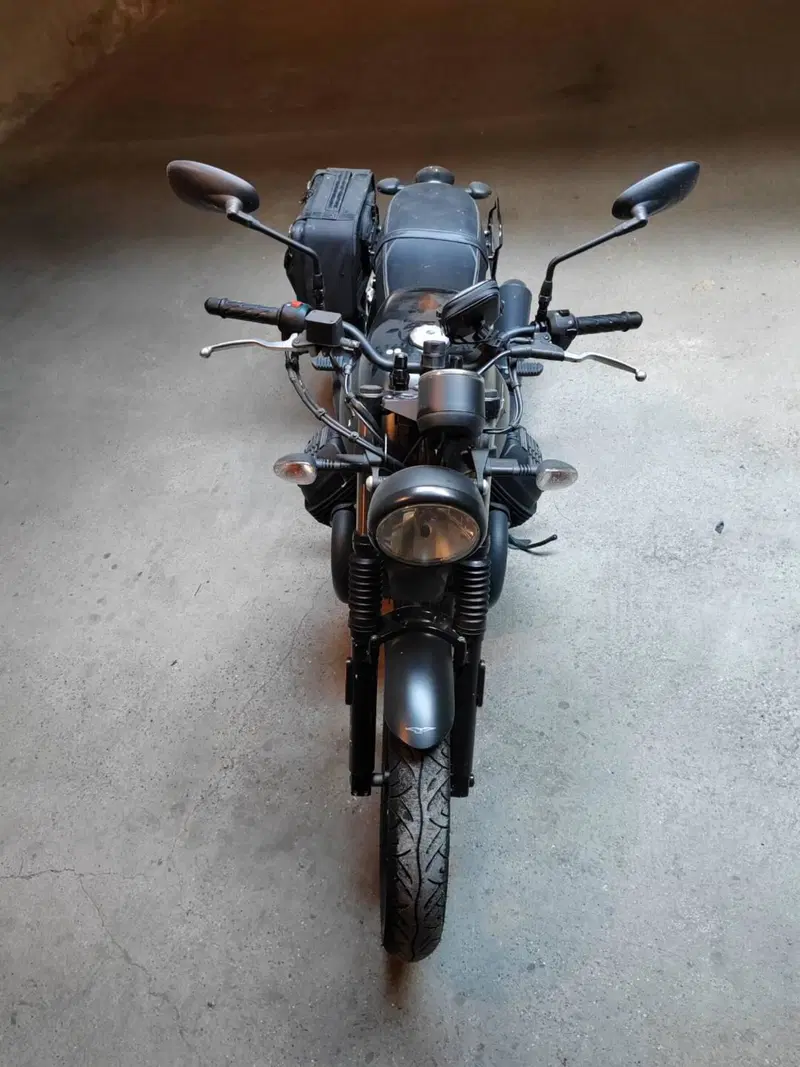Moto Guzzi V7 III Stone (2017 - 20) (6)
