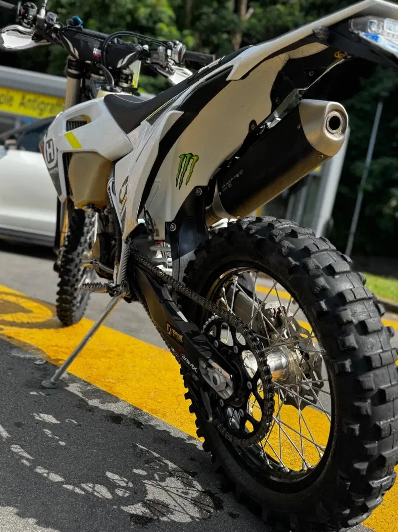 Husqvarna FE 250 (2022) (3)