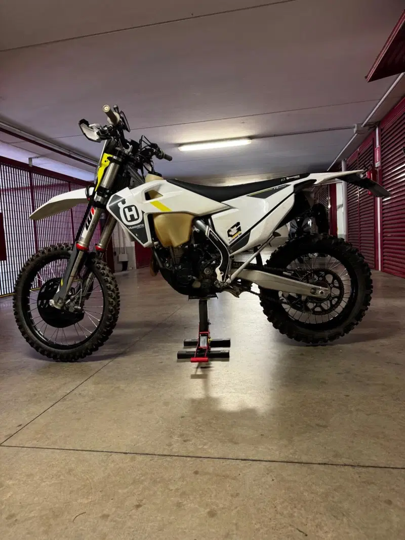 Husqvarna FE 250 (2022) (5)