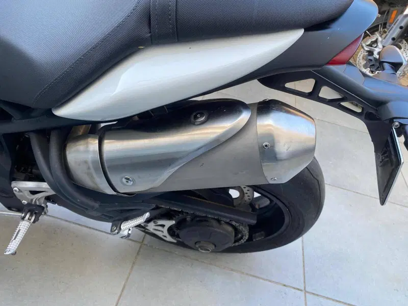 Triumph Speed Triple 1050 (2005 - 11) (7)