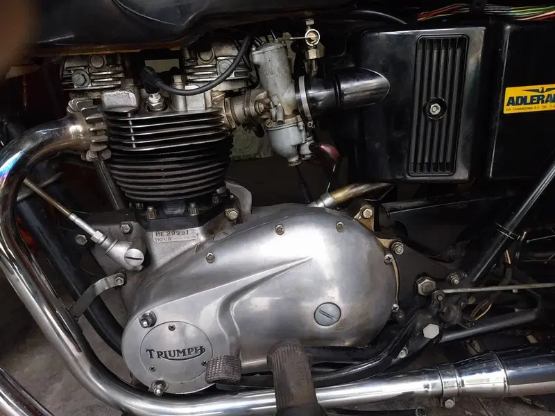 Triumph T120R Bonneville (6)