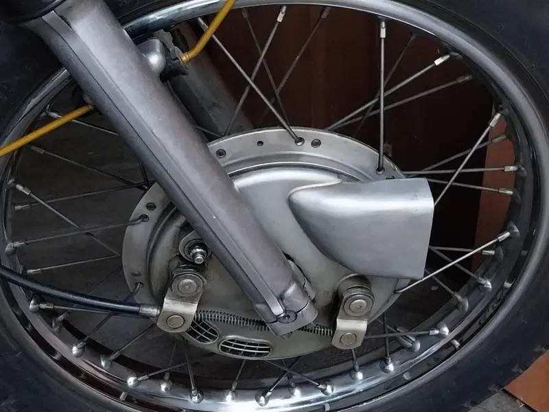 Triumph T120R Bonneville (8)