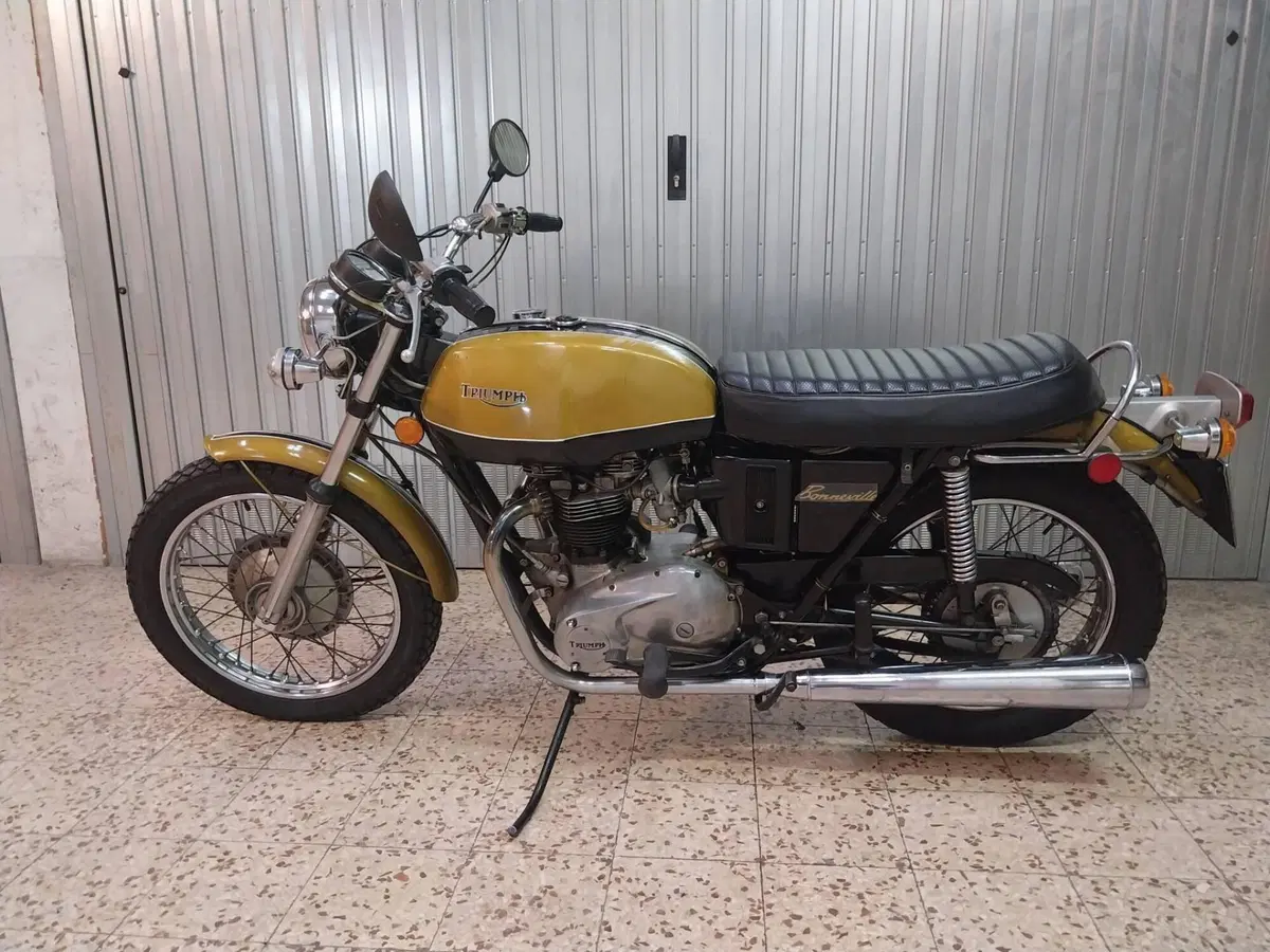 Triumph T120R Bonneville (3)