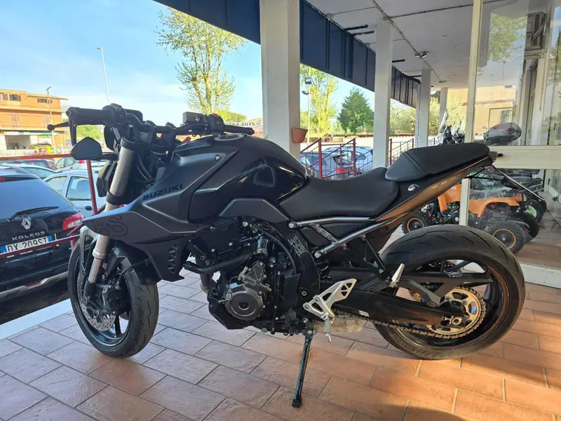 Suzuki GSX-8S (2023 - 24) (4)