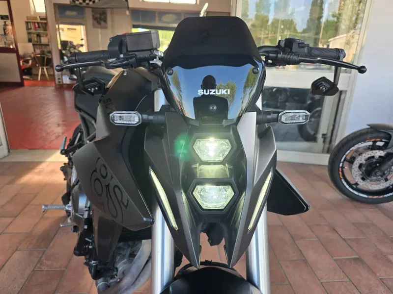 Suzuki GSX-8S (2023 - 24) (6)