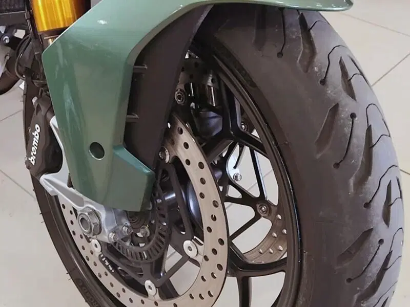 Moto Guzzi V100 Mandello S (2022 - 24) (4)