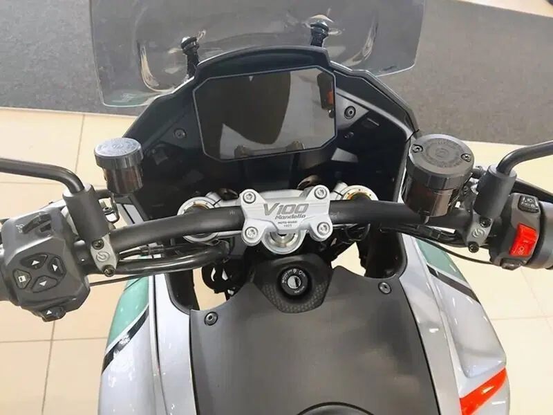 Moto Guzzi V100 Mandello S (2022 - 24) (5)
