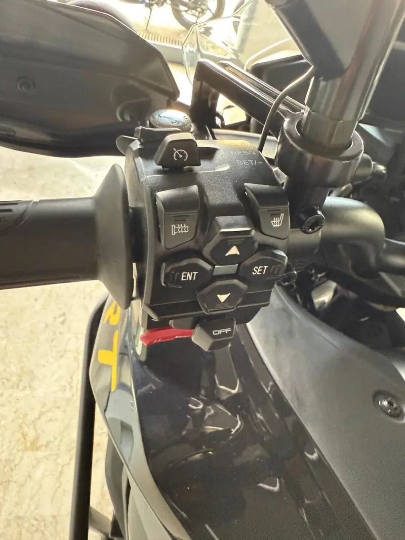 QJ Motor SRT 900 SX (2025 - 26) (4)