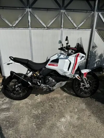 Ducati DesertX (2022 - 25) usata