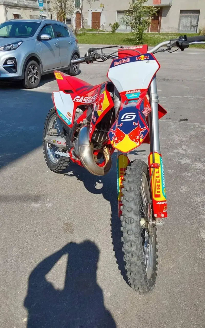 GASGAS MC 125 (2025) (4)