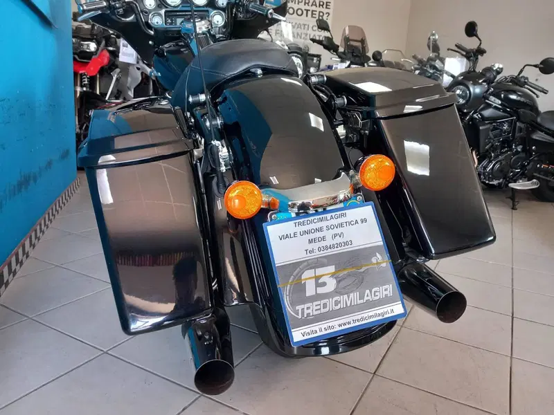 Harley-Davidson 1690 Street Glide (2011 - 13) - FLHX (12)