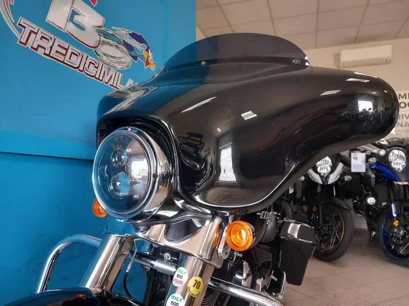 Harley-Davidson 1690 Street Glide (2011 - 13) - FLHX (8)