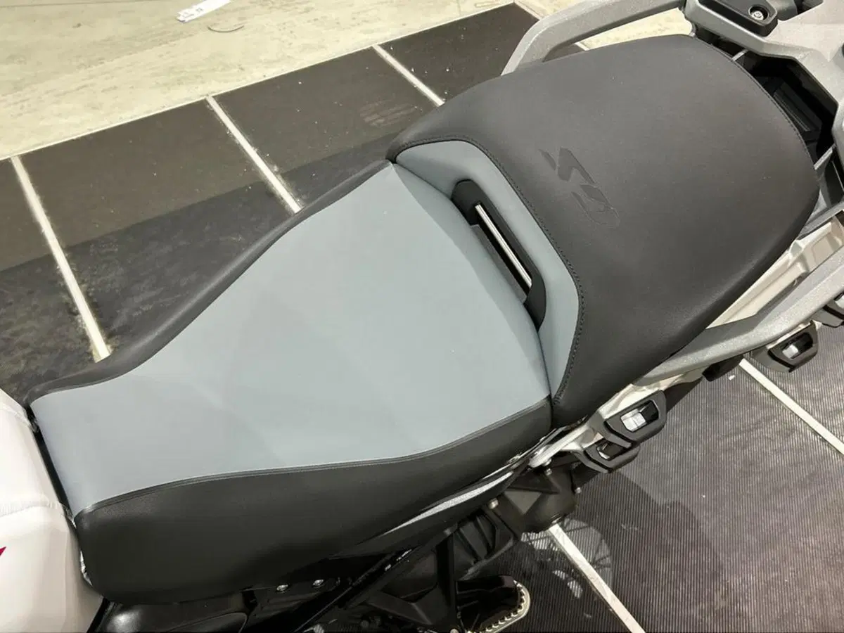 Bmw R 1300 GS Adventure ASA (2025 - 26) (11)