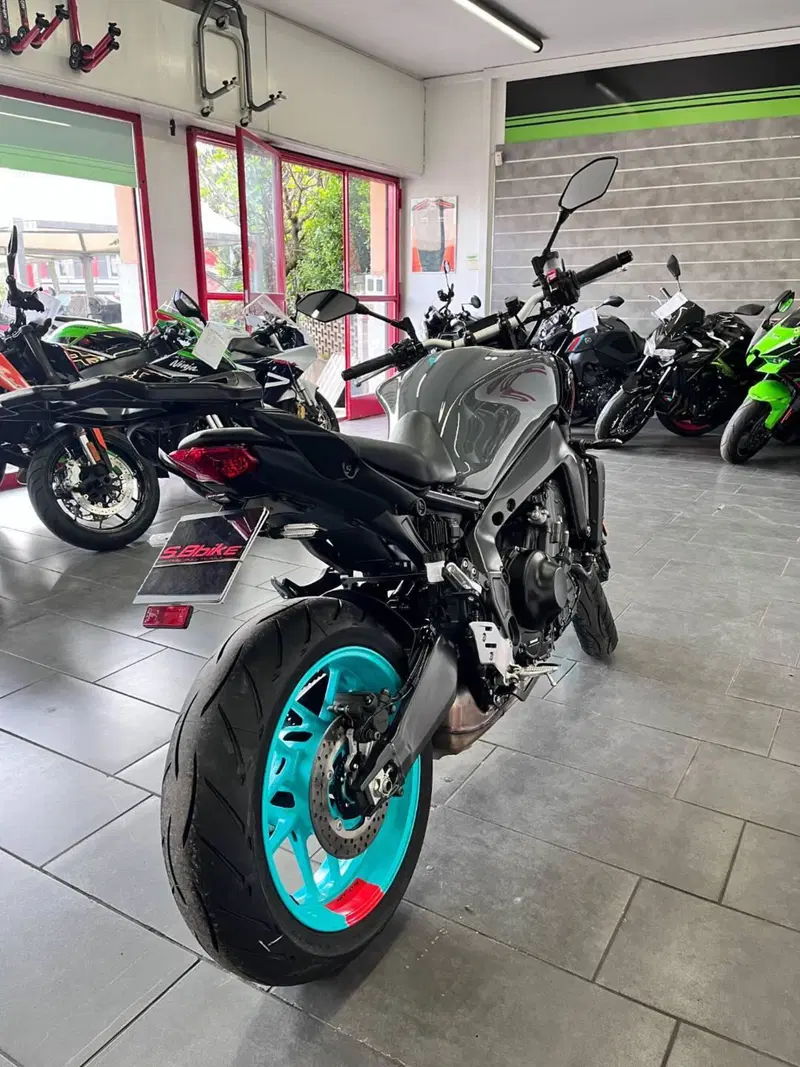 Yamaha MT-09 (2021 - 23) (2)