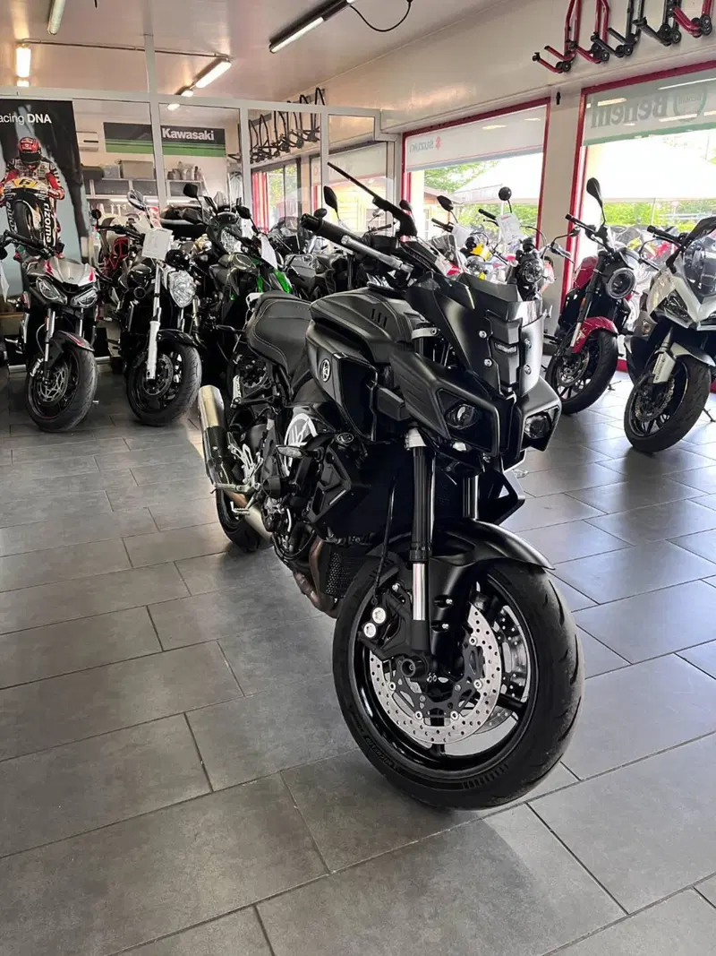 Yamaha MT-10 (2017 - 20) (6)