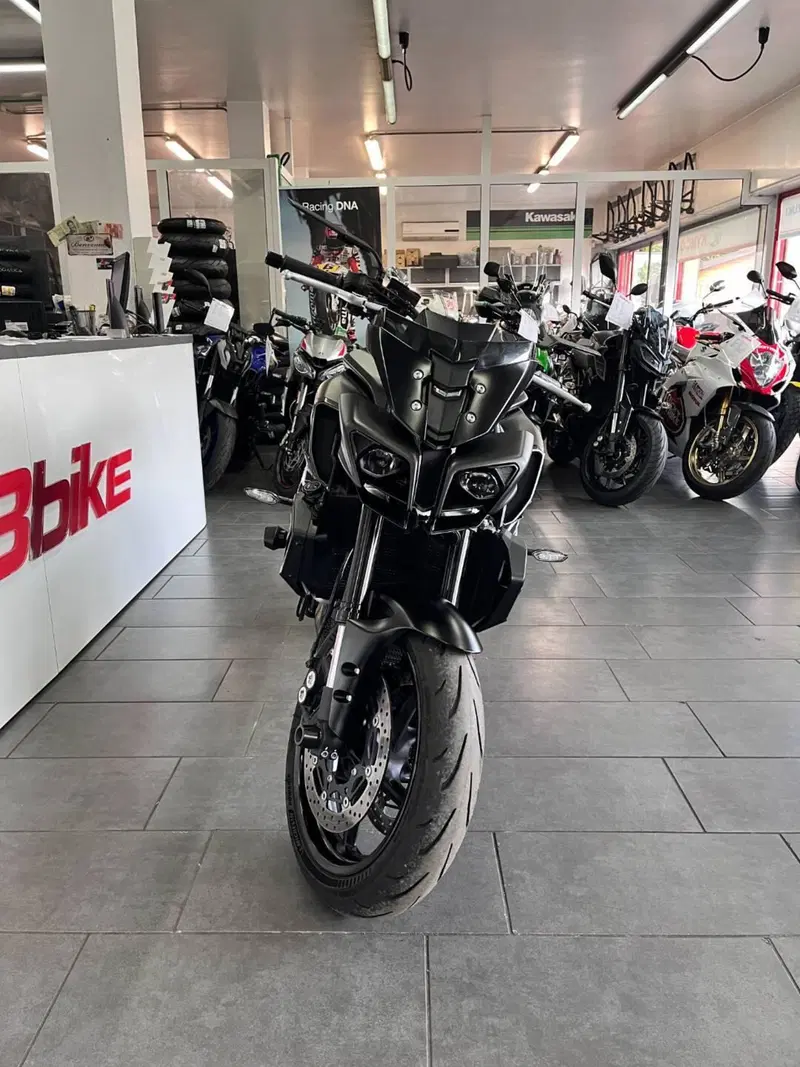 Yamaha MT-10 (2017 - 20) (3)