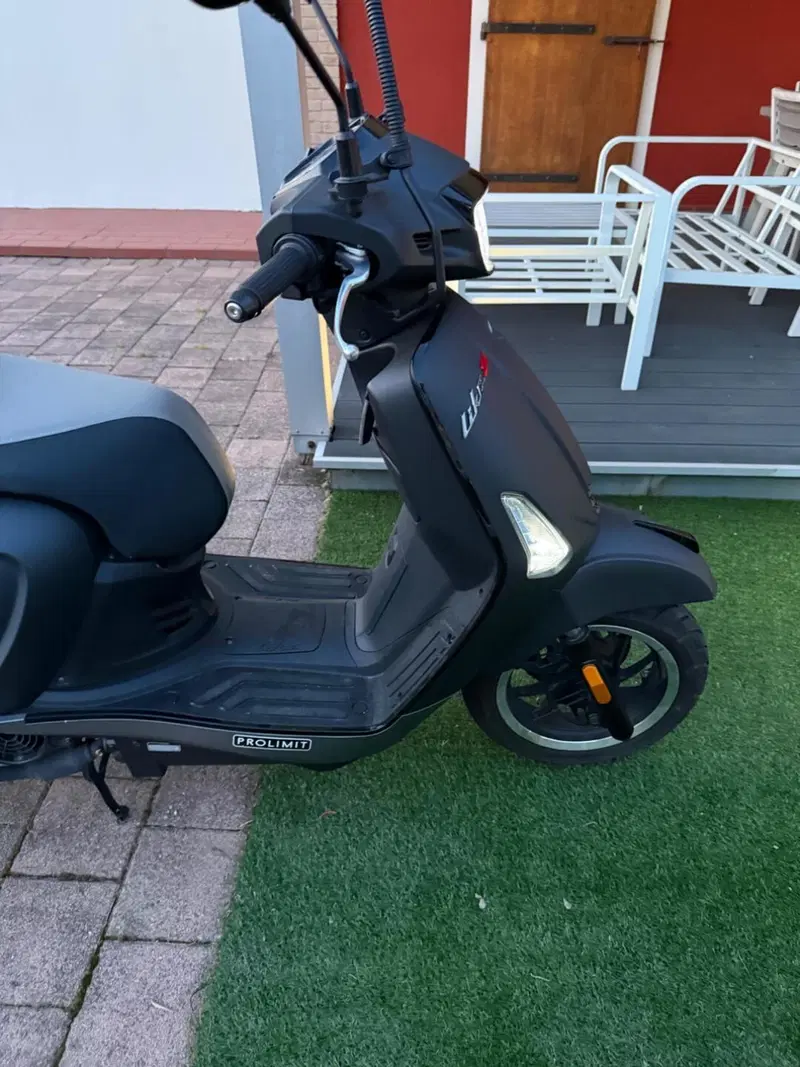 Kymco Like 125 Sport (2021 - 25) (6)