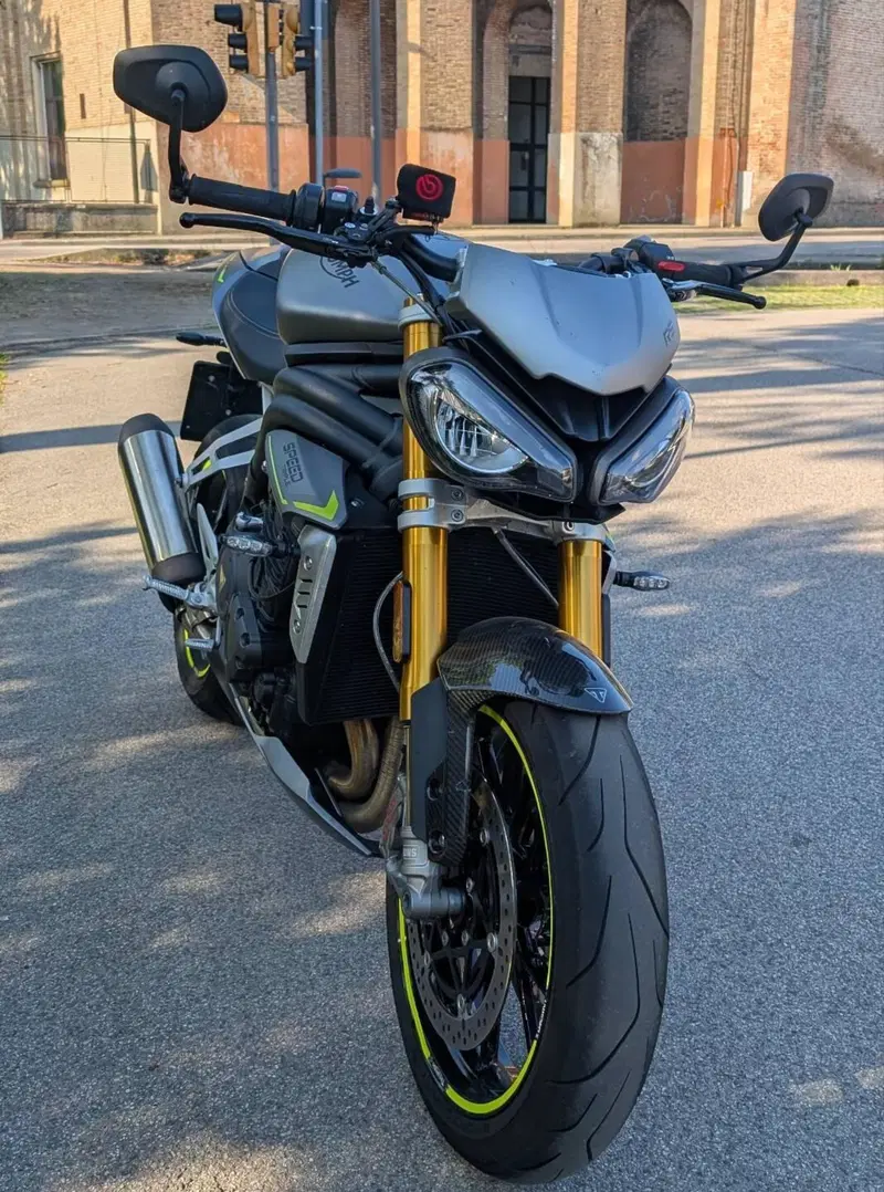 Triumph Speed Triple 1200 RS (2021 - 24) (2)