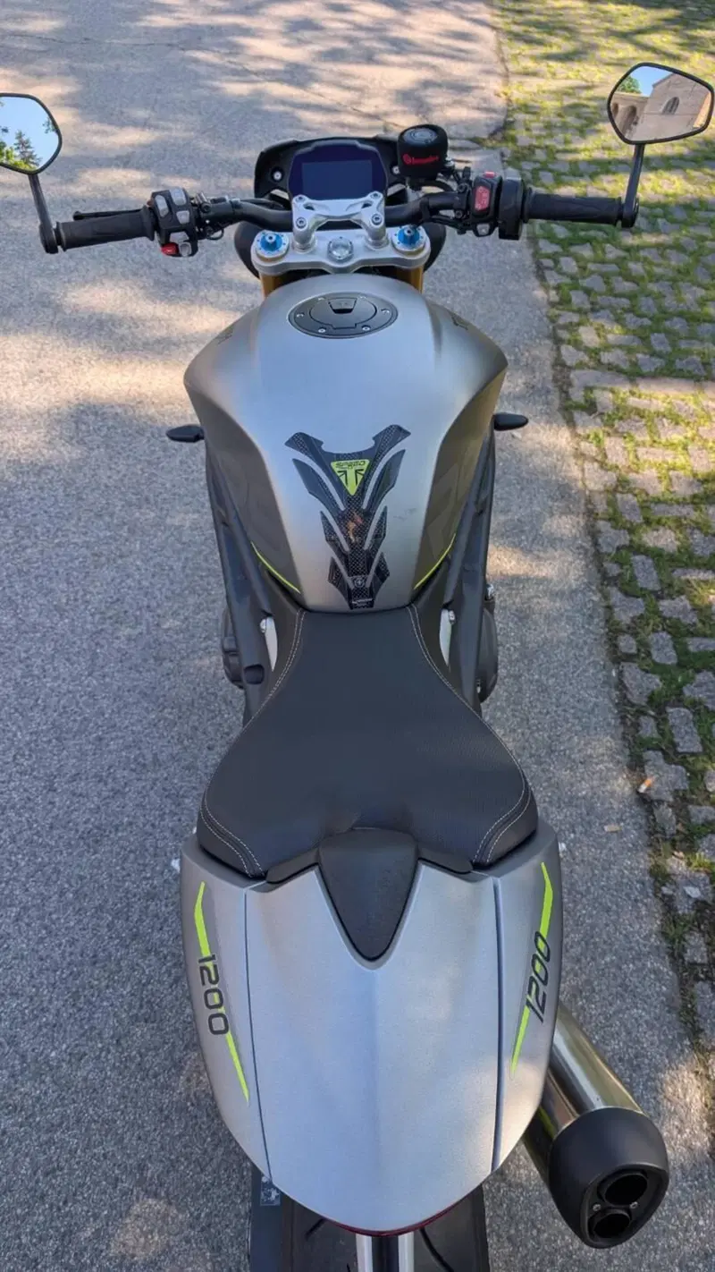 Triumph Speed Triple 1200 RS (2021 - 24) (4)