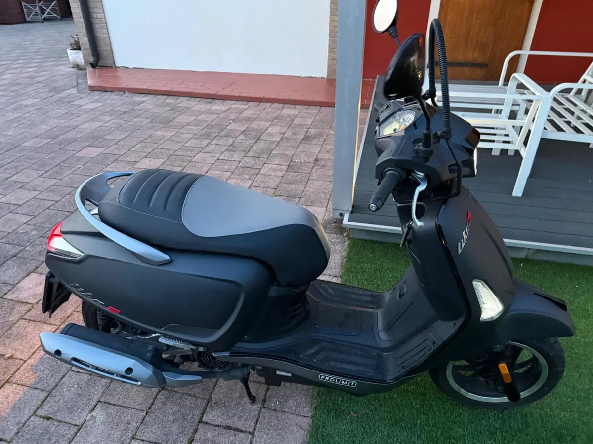 Kymco Like 125 Sport (2021 - 25) (8)