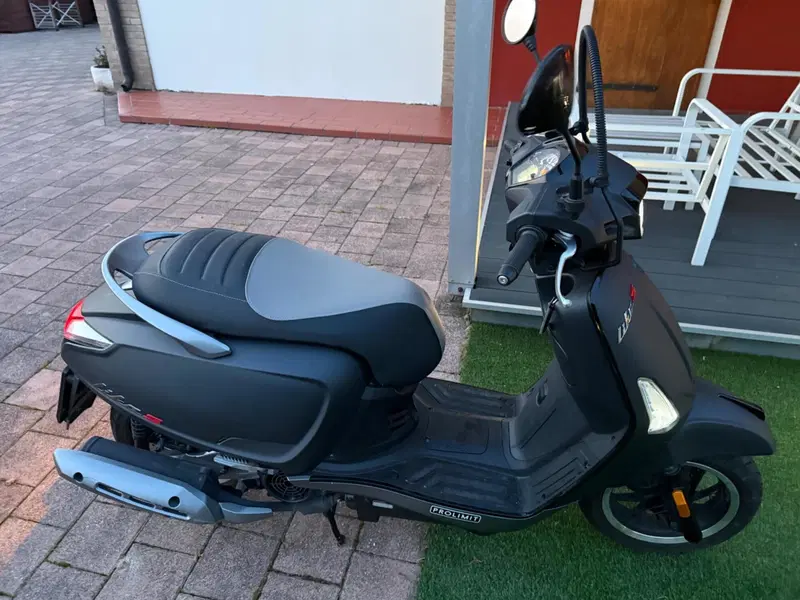 Kymco Like 125 Sport (2021 - 25) (8)