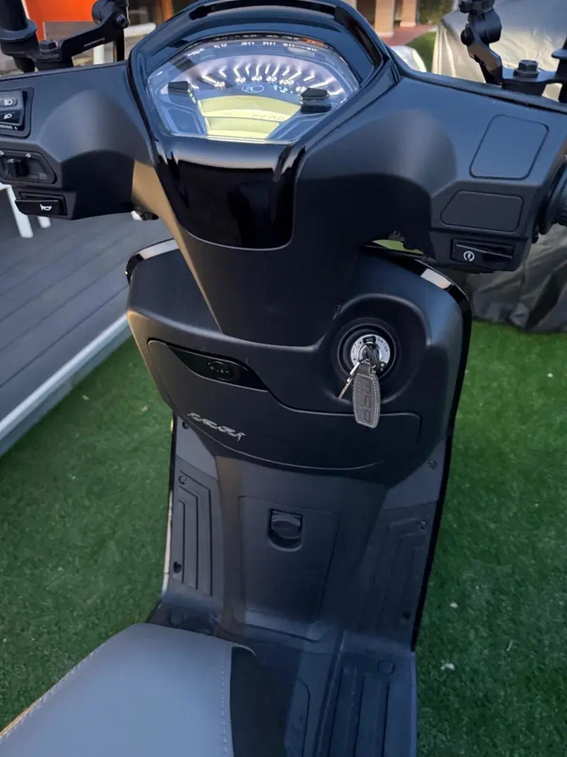Kymco Like 125 Sport (2021 - 25) (9)