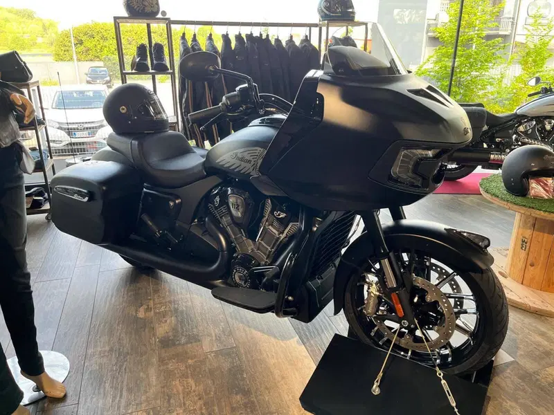 Indian Challenger 1834 Powerplus Dark Horse (2025 - 26) (2)