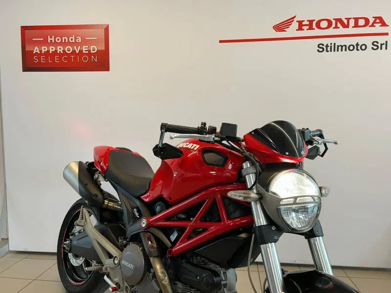 Ducati Monster 696 Plus (2007 - 14) (2)