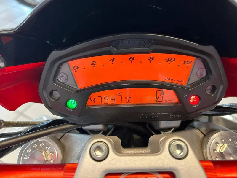 Ducati Monster 696 Plus (2007 - 14) (4)