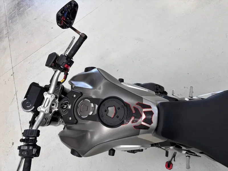 Honda CB 1000 R + Neo Sport Cafè (2019 - 20) (11)
