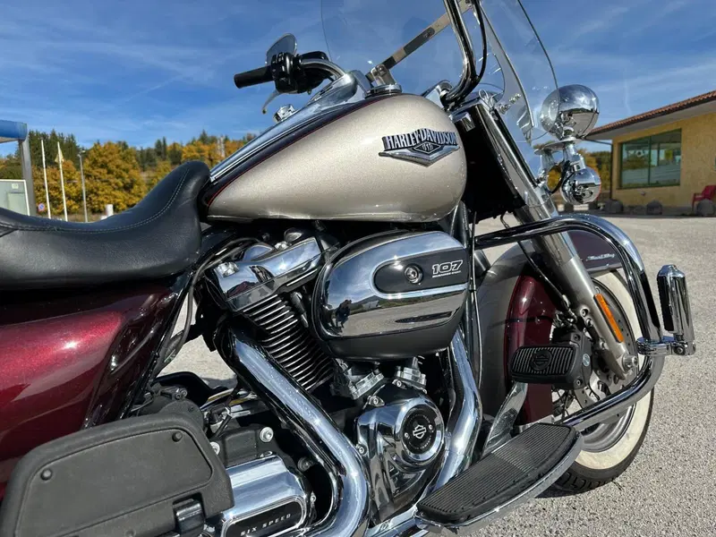 Harley-Davidson 107 Road King Classic (2017 - 18) - FLHRC (2)