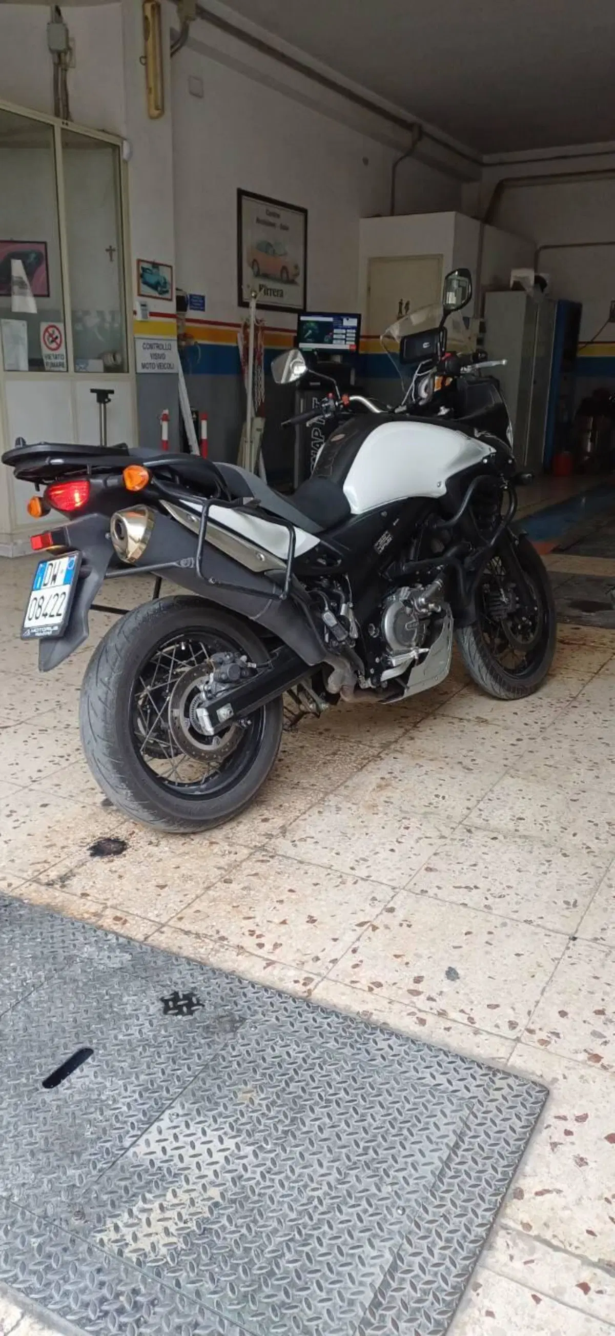 Suzuki V-Strom 650XT ABS (2015 - 17) (4)