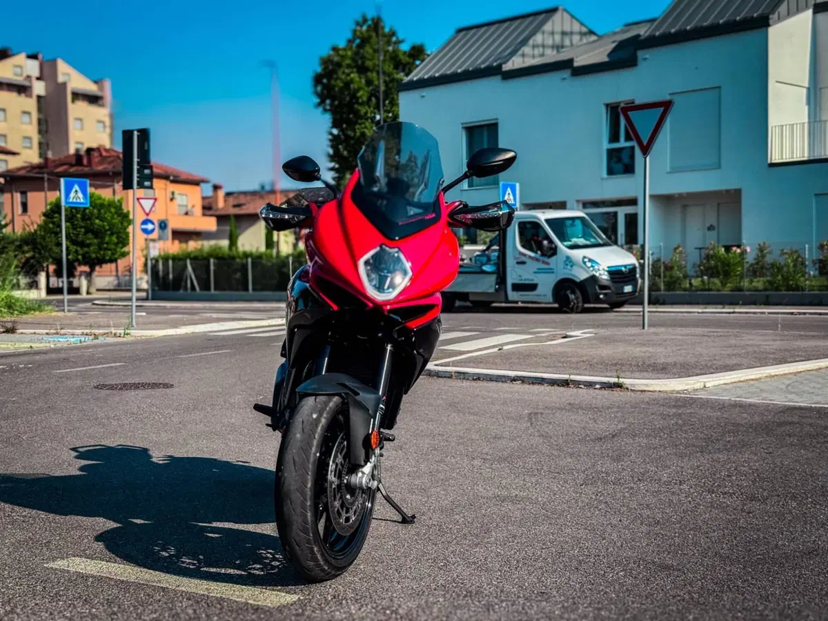 MV Agusta Turismo Veloce 800 Rosso (2021 - 23) (3)