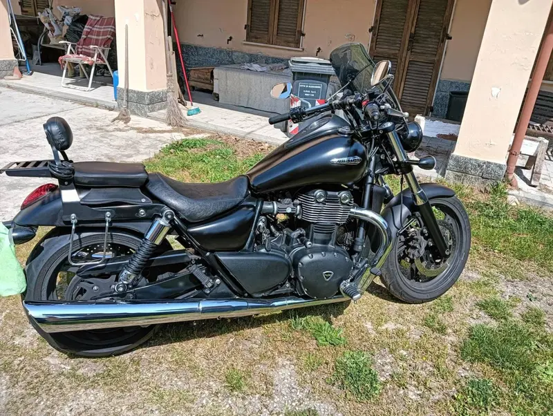 Triumph Thunderbird Storm 1700 ABS (2010 - 16) (5)