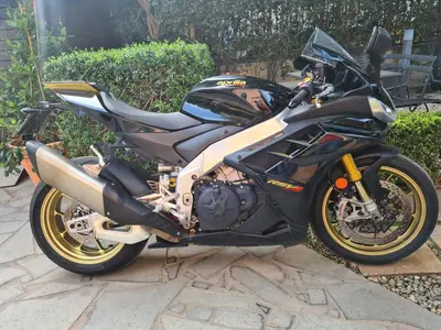 Aprilia RSV4 1100 Factory (2021 - 24) usata