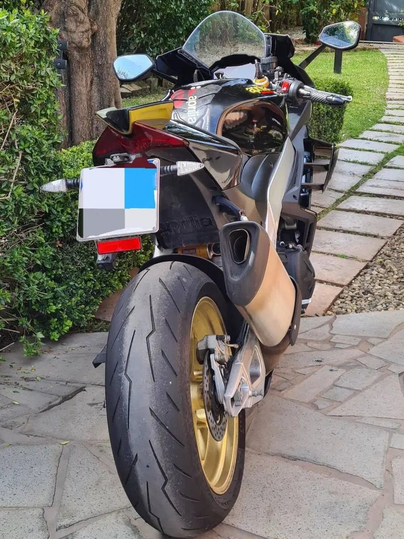 Aprilia RSV4 1100 Factory (2021 - 24) (5)