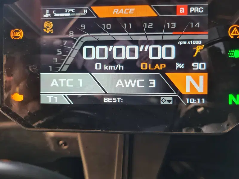 Aprilia RSV4 1100 Factory (2021 - 24) (8)