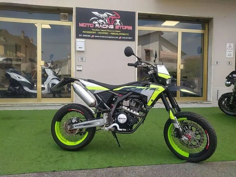Fantic Motor Motard 125 Casa 4t (2019) (3)