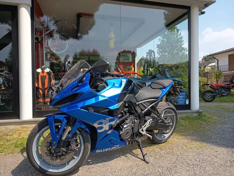 Suzuki GSX-8R (2024 - 26) (2)