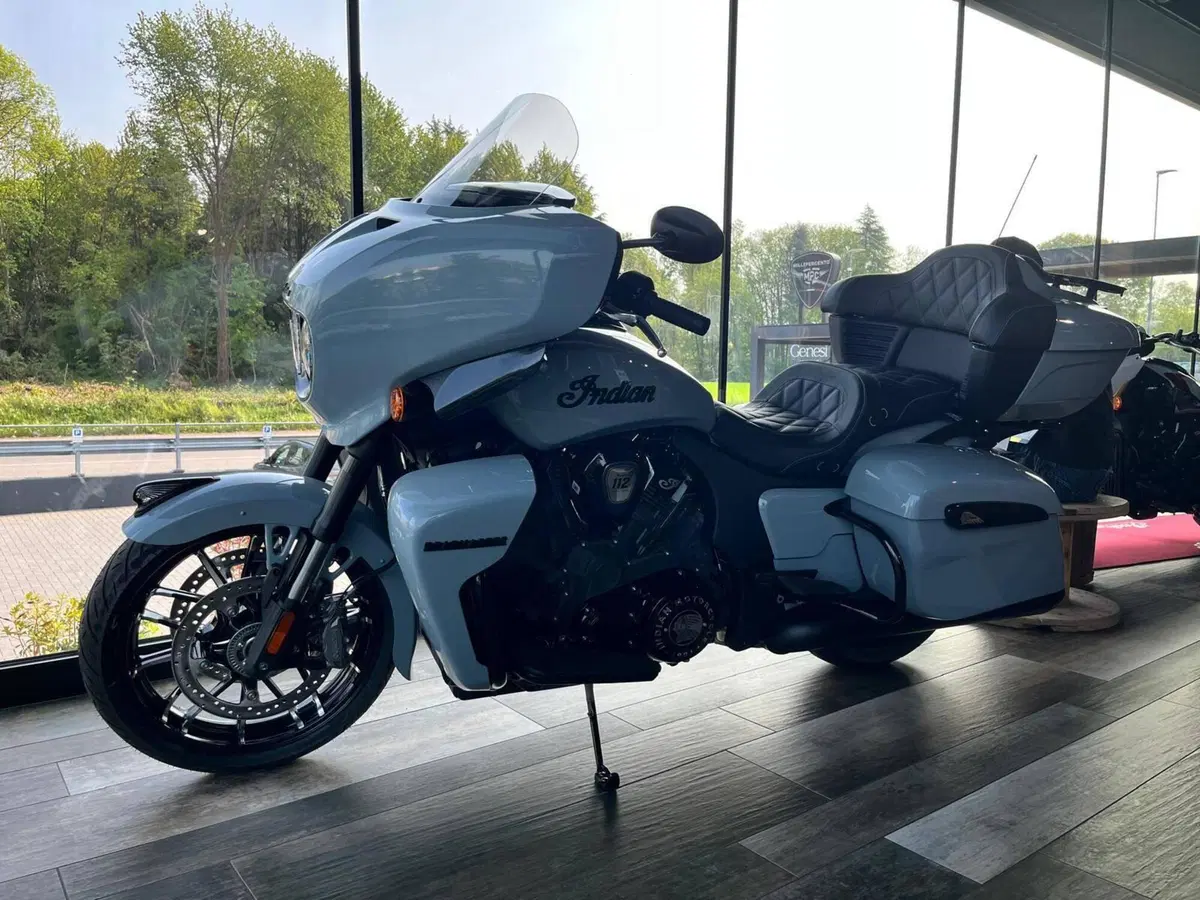 Indian Roadmaster 1834 Powerplus Dark Horse (2025 - 26)