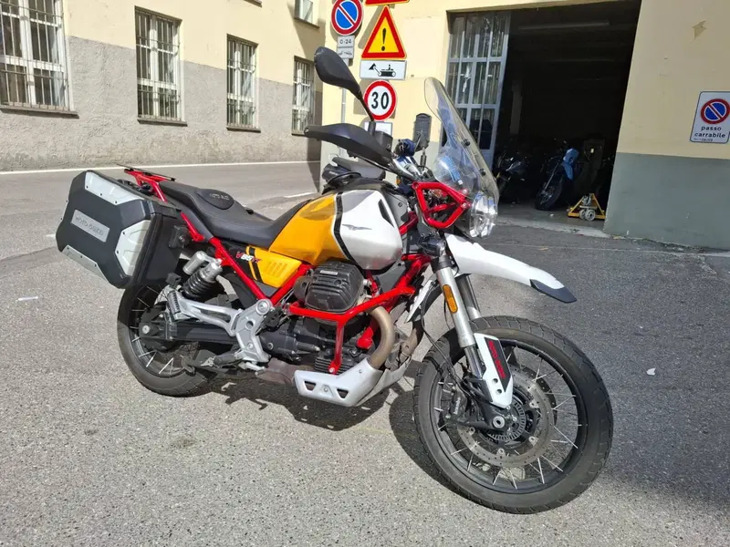 Moto Guzzi V85 TT (2021 - 23) (7)