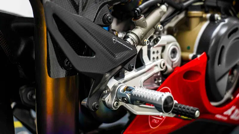 Ducati Panigale V4 R 1000 (2019 - 20) (12)
