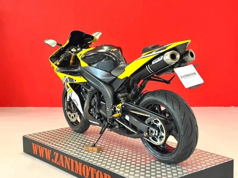 Yamaha YZF R1 (2006 - 07) (6)