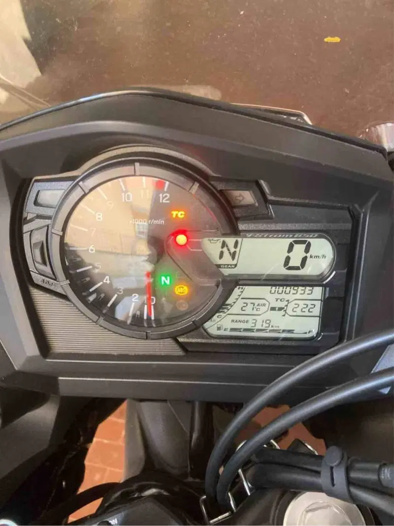 Suzuki V-Strom 650XT Explorer (2022 - 25) (4)