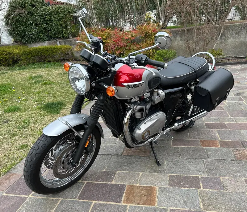 Triumph Bonneville T120 (2016 - 20) (2)