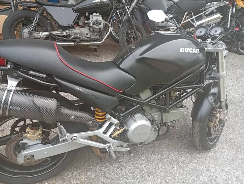 Ducati Monster 620 I.E. Dark (2002) (4)