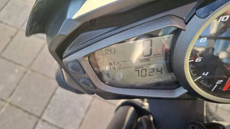 Triumph Street Triple R (2020 - 22) (6)