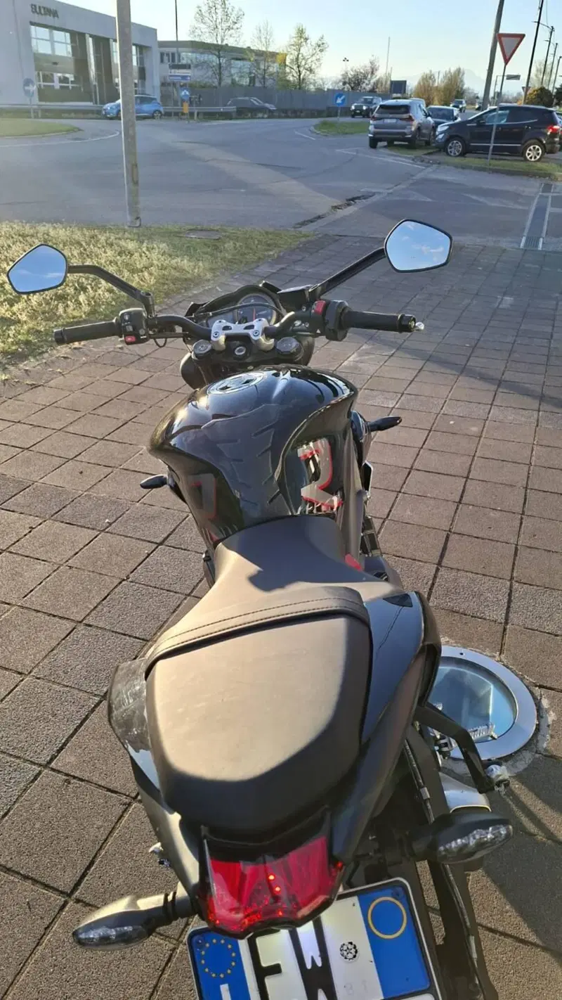 Triumph Street Triple R (2020 - 22) (5)