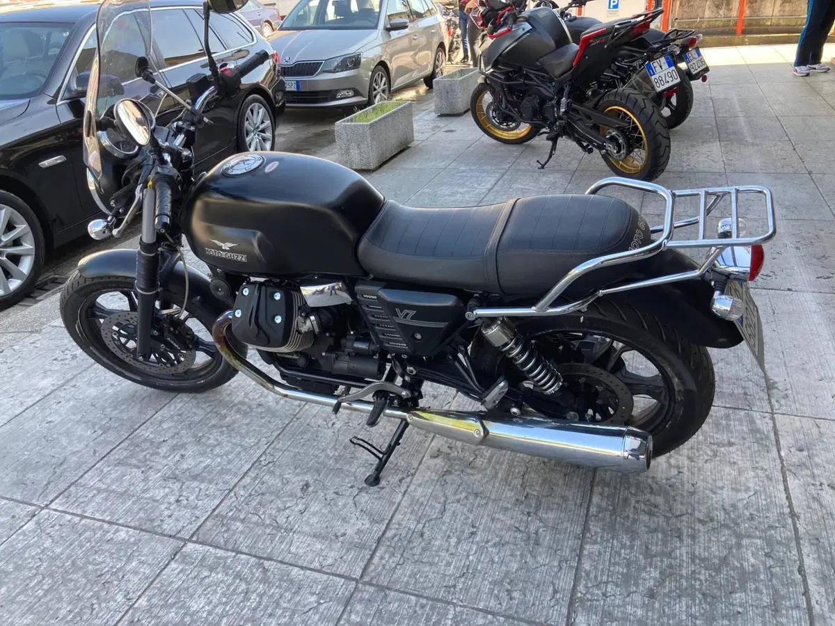 Moto Guzzi V7 Classic (2008 - 12) (6)